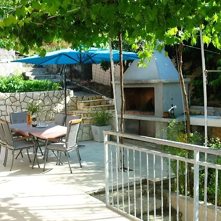 House Mm Cavoglave