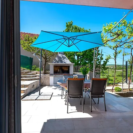 Holiday home House Mm Cavoglave