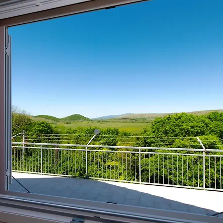 House Mm Prázdninový dům Cavoglave