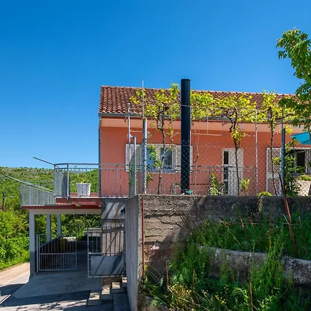 House Mm * Cavoglave