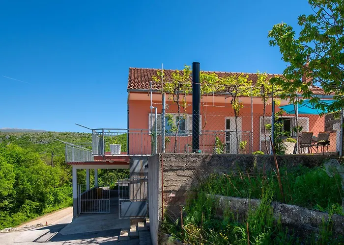 House Mm * Cavoglave